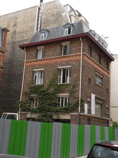  petit immeuble en brique, rue de la Faisanderie